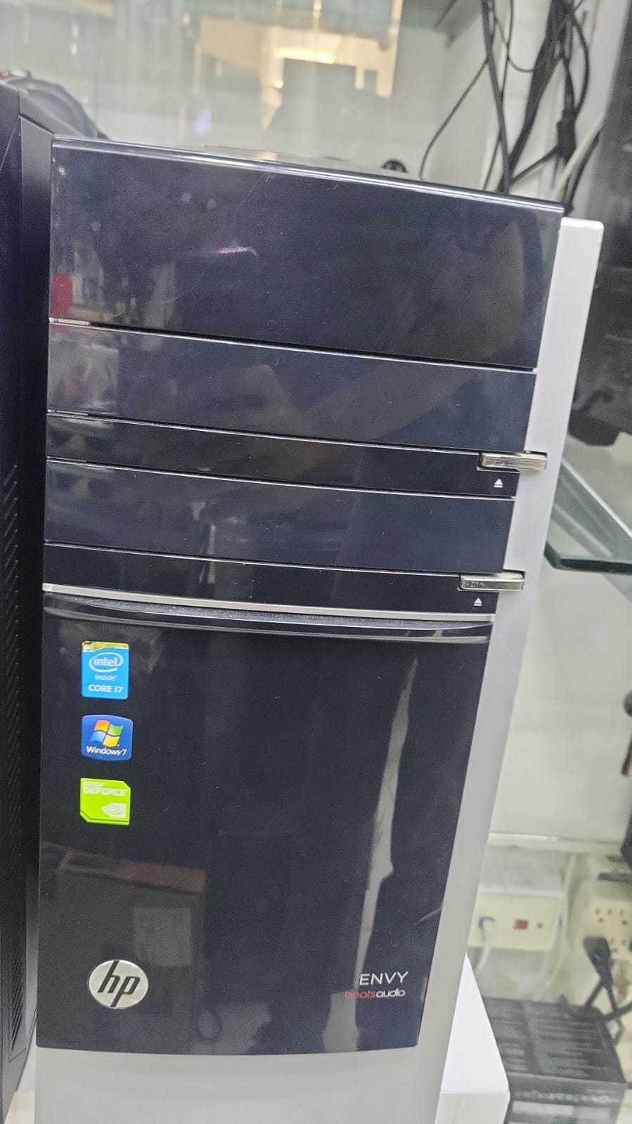 Intel i7 4th 16gb 128+1tera nvidia 710